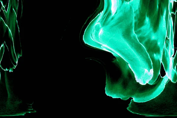 Alkol mürekkebinden yapılmış doğal akışkan sanat tablosu. Yumuşak, rüya gibi renkler. Aurora oluştur. Şeffaf dalgalı hatları ateşle.