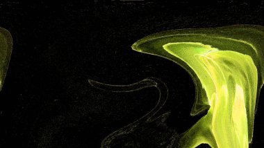 Alkol mürekkebinden yapılmış doğal akışkan sanat tablosu. Yumuşak, rüya gibi renkler. Aurora oluştur. Şeffaf dalgalı hatları ateşle.