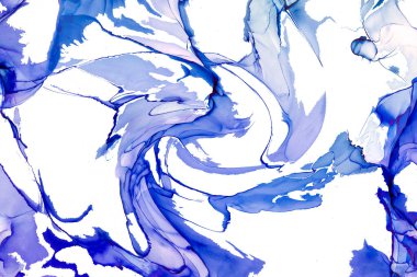 Alkol mürekkebi teknikli doğal akışkan resim. Yumuşak rüya renkleri şeffaf dalgalı çizgiler oluşturur.