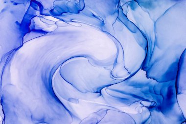 Alkol mürekkebi teknikli doğal akışkan resim. Yumuşak rüya renkleri şeffaf dalgalı çizgiler oluşturur.