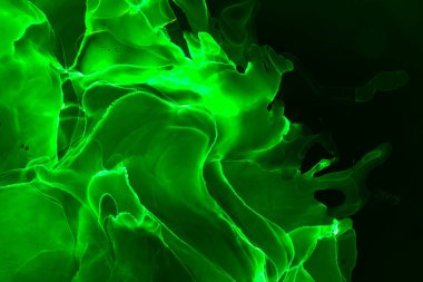 Alkol mürekkebi teknikli doğal akışkan resim. Yumuşak rüya renkleri şeffaf dalgalı çizgiler oluşturur.