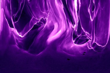 Alkol mürekkebi teknikli doğal akışkan resim. Yumuşak rüya renkleri şeffaf dalgalı çizgiler oluşturur.