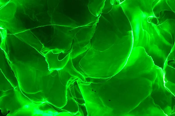 Alkol mürekkebi teknikli doğal akışkan resim. Yumuşak rüya renkleri şeffaf dalgalı çizgiler oluşturur.