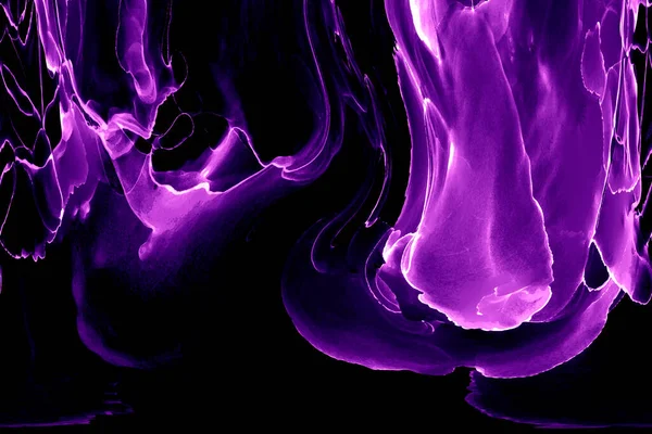 Alkol mürekkebi teknikli doğal akışkan resim. Yumuşak rüya renkleri şeffaf dalgalı çizgiler oluşturur.