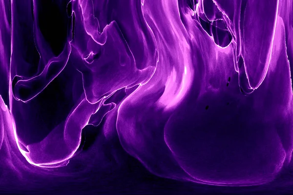 Alkol mürekkebi teknikli doğal akışkan resim. Yumuşak rüya renkleri şeffaf dalgalı çizgiler oluşturur.