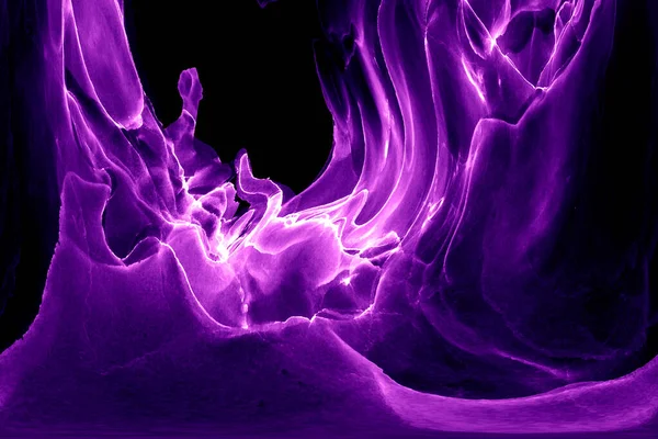 Alkol mürekkebi teknikli doğal akışkan resim. Yumuşak rüya renkleri şeffaf dalgalı çizgiler oluşturur.