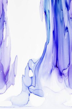 Alkol mürekkebi teknikli doğal akışkan resim. Yumuşak rüya renkleri şeffaf dalgalı çizgiler oluşturur.