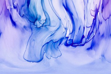 Alkol mürekkebi teknikli doğal akışkan resim. Yumuşak rüya renkleri şeffaf dalgalı çizgiler oluşturur.