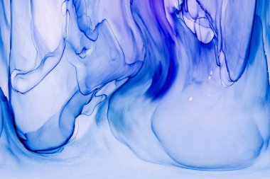 Alkol mürekkebi teknikli doğal akışkan resim. Yumuşak rüya renkleri şeffaf dalgalı çizgiler oluşturur.