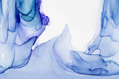 Alkol mürekkebi teknikli doğal akışkan resim. Yumuşak rüya renkleri şeffaf dalgalı çizgiler oluşturur.