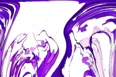 Alkol mürekkebi teknikli doğal akışkan resim. Yumuşak rüya renkleri şeffaf dalgalı çizgiler oluşturur.