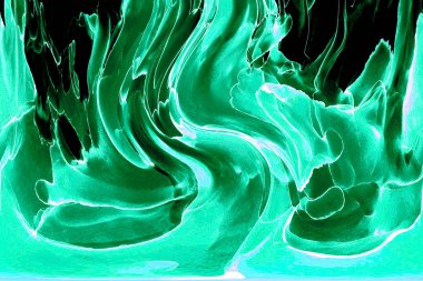 Alkol mürekkebinden yapılmış doğal akışkan sanat tablosu. Yumuşak, rüya gibi renkler. Aurora oluştur. Şeffaf dalgalı hatları ateşle.