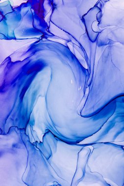 Alkol mürekkebi teknikli doğal akışkan resim. Yumuşak rüya renkleri şeffaf dalgalı çizgiler oluşturur.