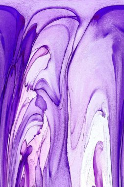 Alkol mürekkebi teknikli doğal akışkan resim. Yumuşak rüya renkleri şeffaf dalgalı çizgiler oluşturur.