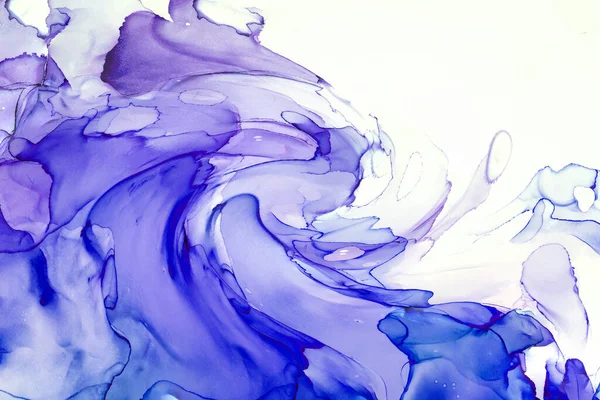 Alkol mürekkebi teknikli doğal akışkan resim. Yumuşak rüya renkleri şeffaf dalgalı çizgiler oluşturur.
