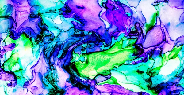 Alkol mürekkebi tekniğindeki doğal akışkan resim. Yumuşak rüya renkleri şeffaf dalgalı çizgiler oluşturur.