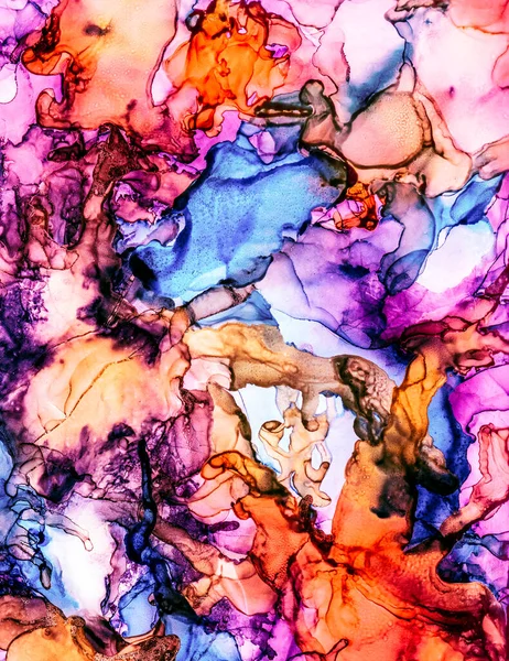 Alkol mürekkebi tekniğindeki doğal akışkan resim. Yumuşak rüya renkleri şeffaf dalgalı çizgiler oluşturur.