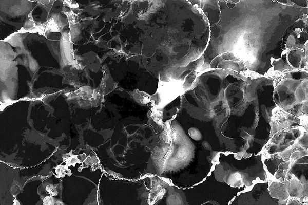 Alkol mürekkebi tekniğindeki doğal akışkan resim. Yumuşak rüya renkleri şeffaf dalgalı çizgiler oluşturur.