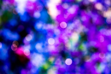 Soyut ışık. Bokeh arkaplan, vektör çizimi. Mistik mor. Büyülü renkler. Neşe.