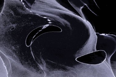 Yüksek kaliteli soyut tablolar tasarımcılara modern bir sanat arkaplanı kazandırıyor.