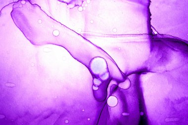 Alkol mürekkebinin sunduğu yüksek kaliteli akış sanatı tasarımcıya modern bir soyut arkaplan sağlar..