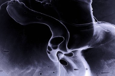 Alkol mürekkebinin sunduğu yüksek kaliteli akış sanatı tasarımcıya modern bir soyut arkaplan sağlar..