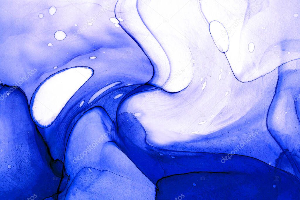 The high-quality flowing art presented by alcohol ink gives the designer a modern abstract background.