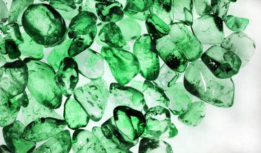 Pembe. Yeşil. Mavi. Mor. Kahverengi. Doğal Kuvars. Buz küpü biçimi arkaplanı