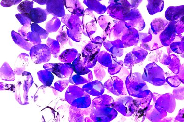 Pembe. Yeşil. Mavi. Mor. Kahverengi. Doğal Kuvars. Buz küpü biçimi arkaplanı