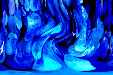 Pembe. Yeşil. Mavi. Mor. Kahverengi. Doğal Kuvars. Buz küpü biçimi arkaplanı