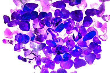 Pembe. Yeşil. Mavi. Mor. Kahverengi. Doğal Kuvars. Buz küpü biçimi arkaplanı