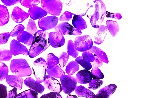 Pembe. Yeşil. Mavi. Mor. Kahverengi. Doğal Kuvars. Buz küpü biçimi arkaplanı