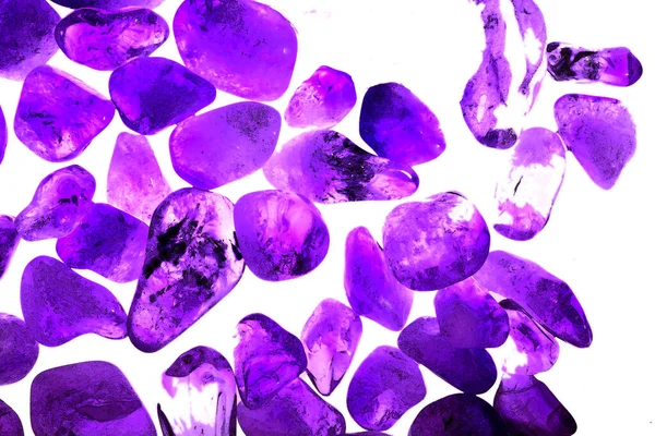 Pembe. Yeşil. Mavi. Mor. Kahverengi. Doğal Kuvars. Buz küpü biçimi arkaplanı