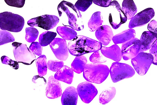 Pembe. Yeşil. Mavi. Mor. Kahverengi. Doğal Kuvars. Buz küpü biçimi arkaplanı