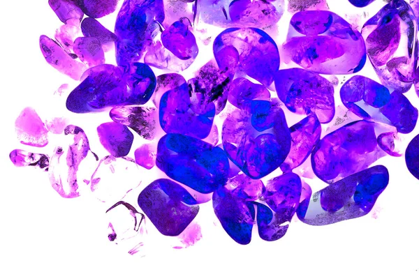 Pembe. Yeşil. Mavi. Mor. Kahverengi. Doğal Kuvars. Buz küpü biçimi arkaplanı