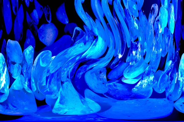 Pembe. Yeşil. Mavi. Mor. Kahverengi. Doğal Kuvars. Buz küpü biçimi arkaplanı