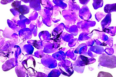 Pembe. Yeşil. Mavi. Mor. Kahverengi. Doğal Kuvars. Buz küpü biçimi arkaplanı