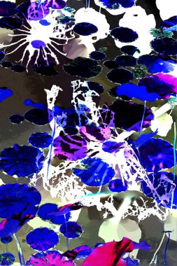 Nilüfer yaprakları ve nilüfer yapraklarıyla sunulan zarif desenli tasarım.