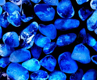 Kristal enine kesit arkaplanı. Doğal saydam agat kristal yüzey dilimi. Madenin makro yakın çekimi, soyut yapı