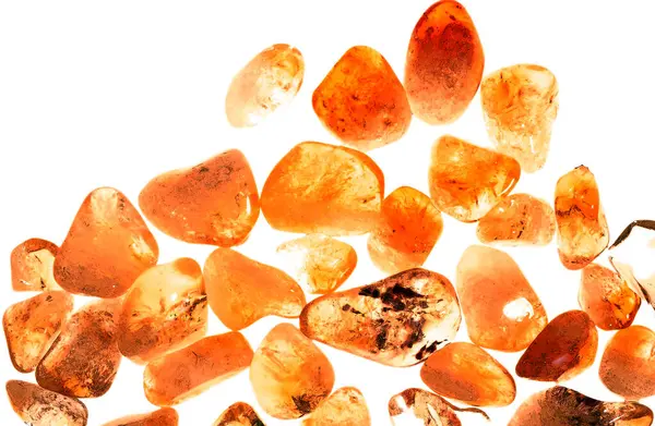 Kristal enine kesit arkaplanı. Doğal saydam agat kristal yüzey dilimi. Madenin makro yakın çekimi, soyut yapı