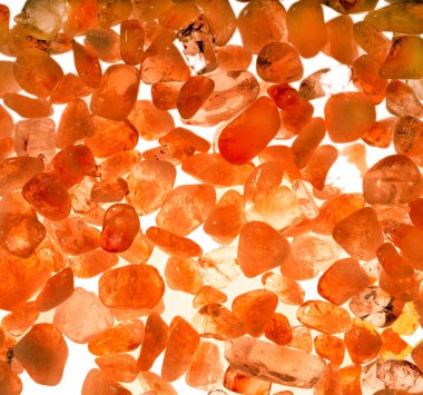 Kristal enine kesit arkaplanı. Doğal saydam agat kristal yüzey dilimi. Madenin makro yakın çekimi, soyut yapı