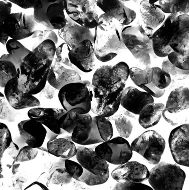 Kristal enine kesit arkaplanı. Doğal saydam agat kristal yüzey dilimi. Madenin makro yakın çekimi, soyut yapı