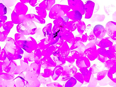 Kristal enine kesit arkaplanı. Doğal saydam agat kristal yüzey dilimi. Madenin makro yakın çekimi, soyut yapı