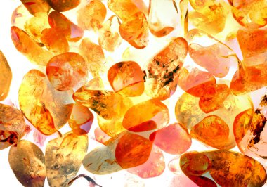 Kristal enine kesit arkaplanı. Doğal saydam agat kristal yüzey dilimi. Madenin makro yakın çekimi, soyut yapı