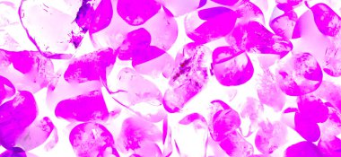 Kristal enine kesit arkaplanı. Doğal saydam agat kristal yüzey dilimi. Madenin makro yakın çekimi, soyut yapı