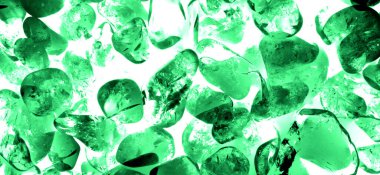 Kristal enine kesit arkaplanı. Doğal saydam agat kristal yüzey dilimi. Madenin makro yakın çekimi, soyut yapı