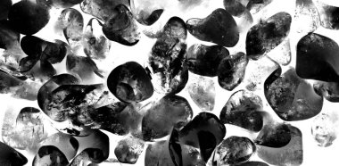 Kristal enine kesit arkaplanı. Doğal saydam agat kristal yüzey dilimi. Madenin makro yakın çekimi, soyut yapı