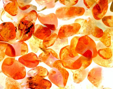 Kristal enine kesit arkaplanı. Doğal saydam agat kristal yüzey dilimi. Madenin makro yakın çekimi, soyut yapı