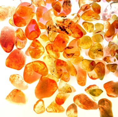 Kristal enine kesit arkaplanı. Doğal saydam agat kristal yüzey dilimi. Madenin makro yakın çekimi, soyut yapı