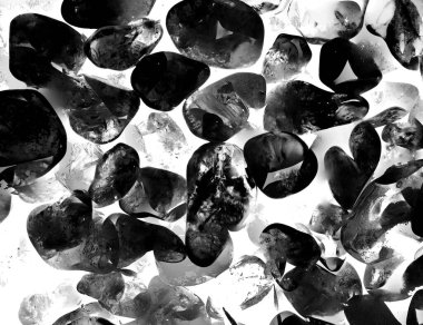 Kristal enine kesit arkaplanı. Doğal saydam agat kristal yüzey dilimi. Madenin makro yakın çekimi, soyut yapı